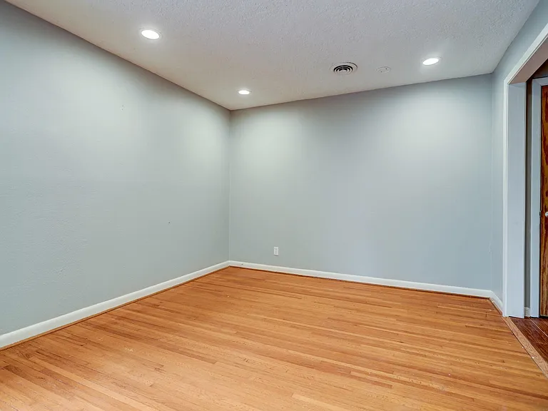 8610 Bevlyn Dr — Photo 12