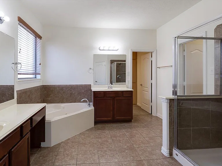13202 Indigo Creek Ln — Photo 18