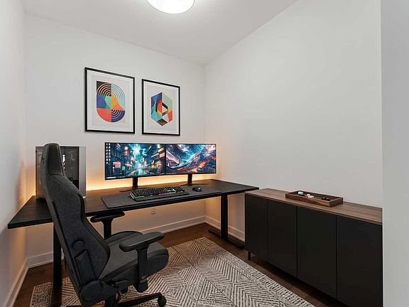 5th image of 930 6th Ave SW #1205