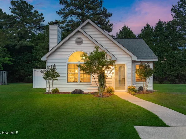 214 Cape Point Ln, Greenville, NC 27858
