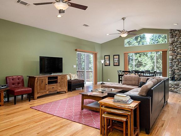 3rd image of 4992 Mount Pleasant Dr