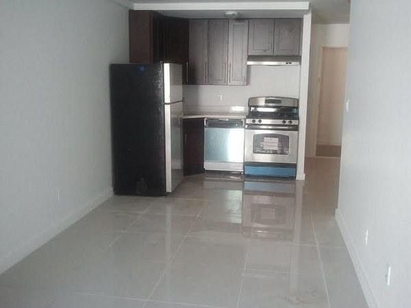 2nd image of 425 Gates Ave APT 1