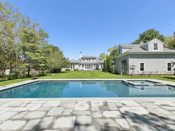 41 Edgewood Avenue, Bridgehampton, NY 11932