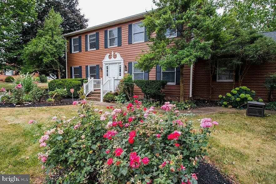 1st image of 3165 Pin Oak Dr