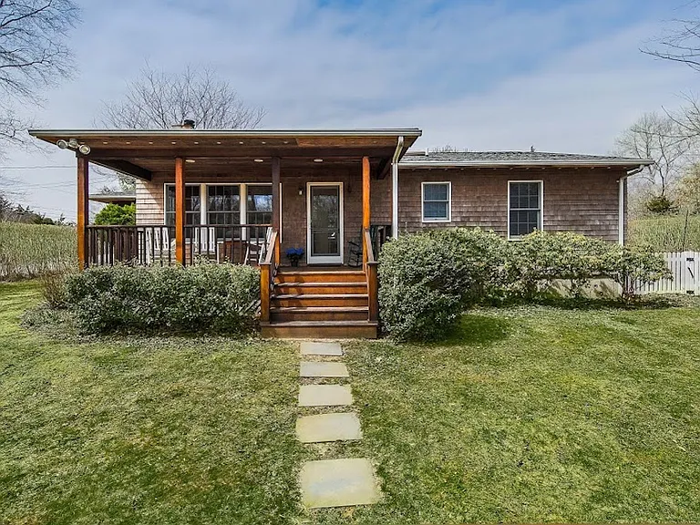 59 Manor Ln S — Photo 1