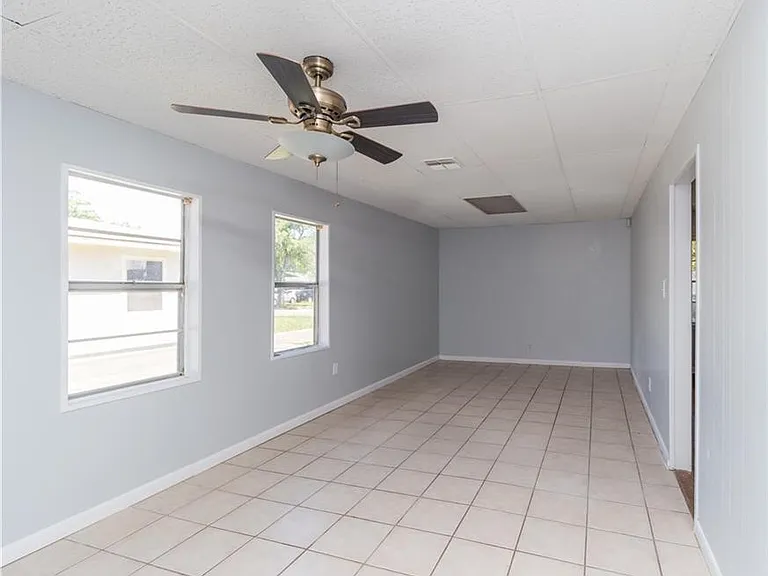 4829 Edith St — Photo 11