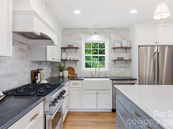 315 S Main St, Davidson, NC 28036