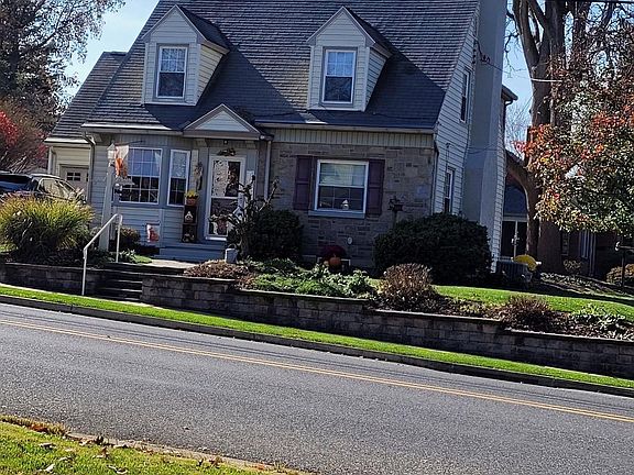 5th image of 702 S Spruce St