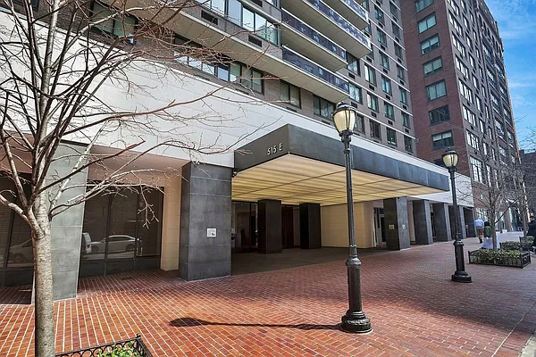 Sold by Modlin Group | media 20