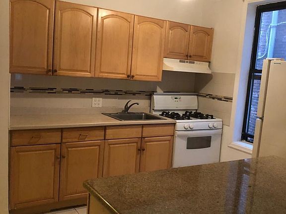 2nd image of 1703 E 14th St APT 2