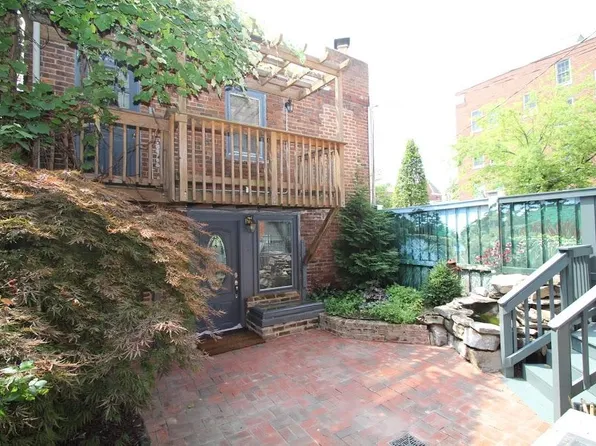 213 1/2 S Alfred St, Alexandria, VA 22314