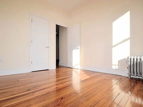 2nd image of 709 De Kalb Ave #33