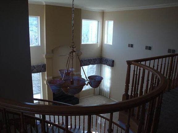 5th image of 502 Sugar Loaf Dr