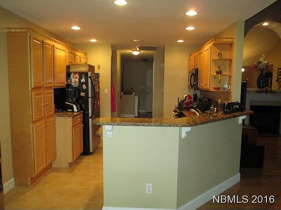 4th image of 1215 Pelican Dr
