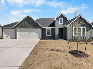 701 Tranquility Ln, Fredericksburg, TX 78624