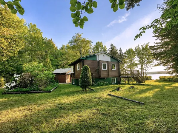 170 Hallamore Ln, Lunenburg, NS B0J 2E0