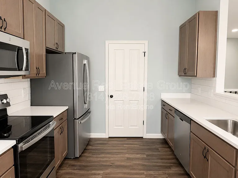 1016 Westlake Village Dr — Photo 6