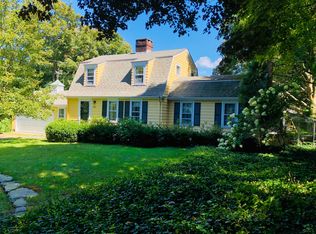 2417 E Main Rd, Portsmouth, RI 02871