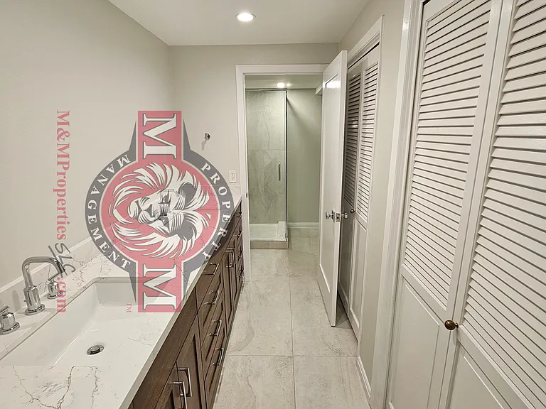 5704 S Waterbury Way #H — Photo 10