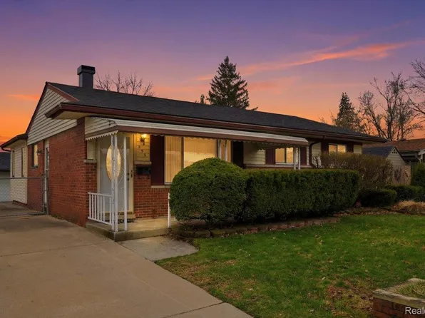 309 S Byfield St, Westland, MI 48186