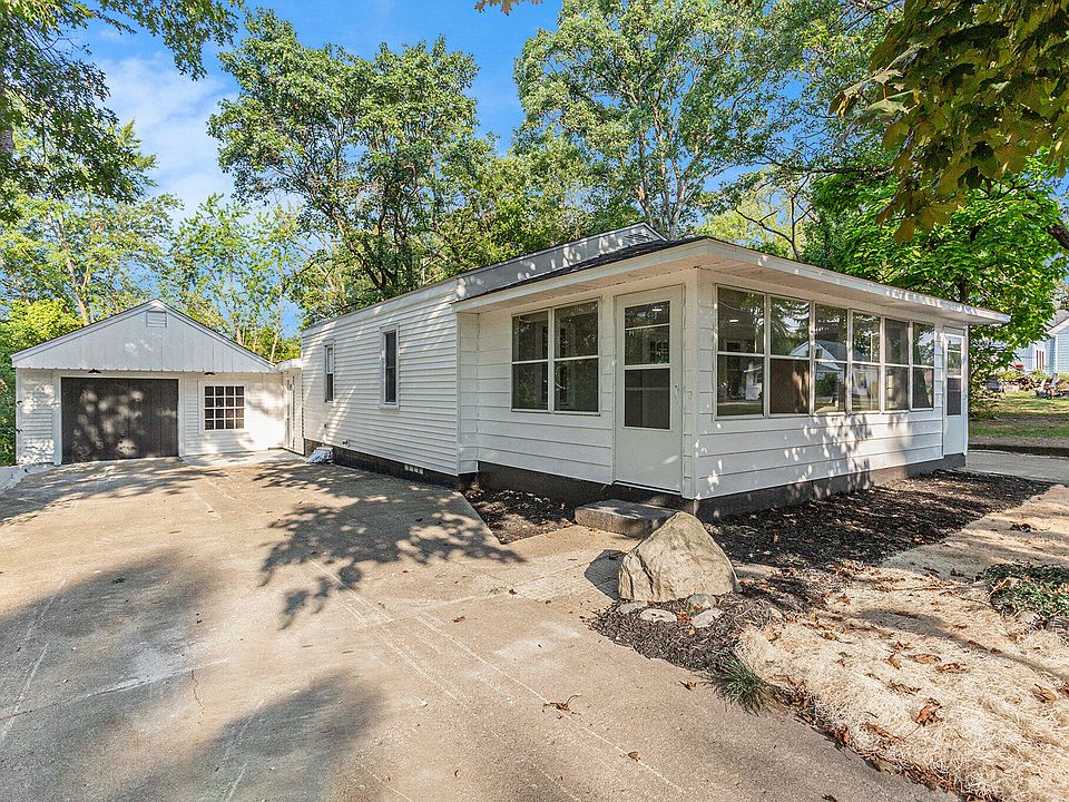 1st image of 3569 Vineyard Ave NE