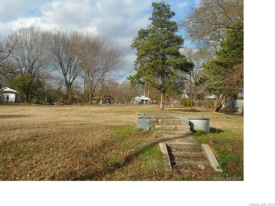 2nd image of 3904 Murvon St