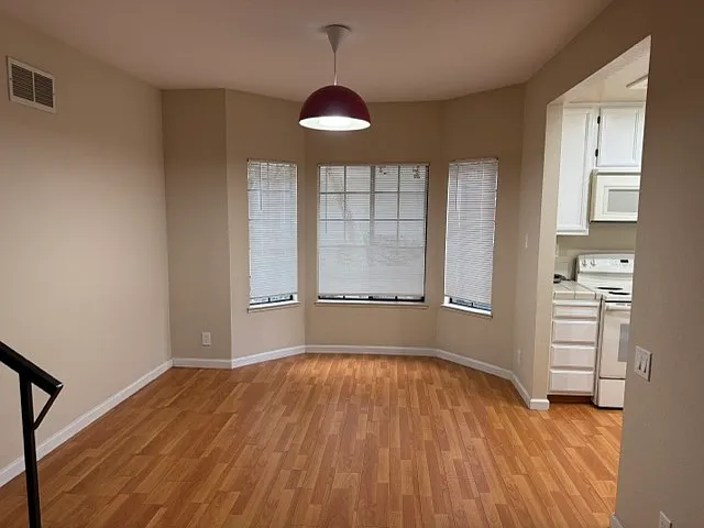 467 Costa Mesa Ter #D — Photo 2