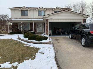 45477 Holmes Dr, Canton, MI