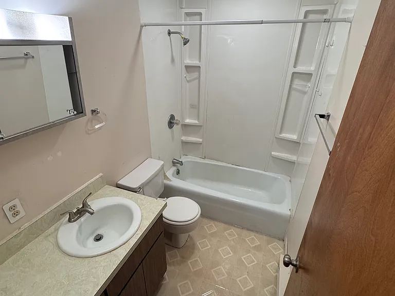 206 E Center St #16 — Photo 8