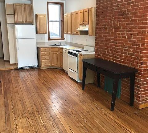 3rd image of 1635 Fairmount Ave APT 1