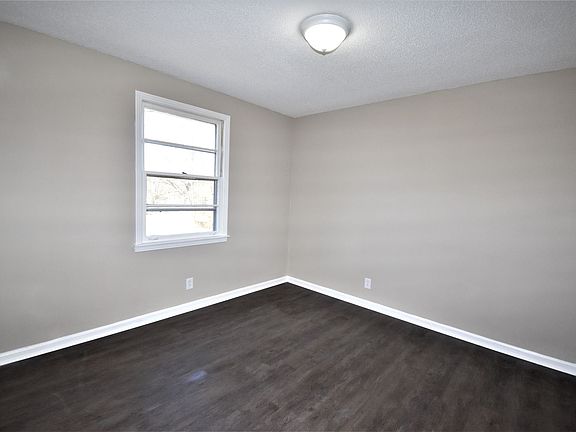 4th image of 132 A St APT A