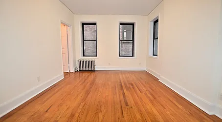 Rented by Manhattan Realty Group