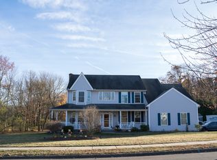 49 Thornton Ct, Middletown, CT 06457