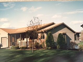 1st image of 4533 N Valley Dr NE
