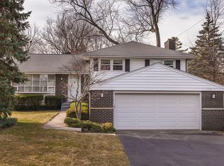 103 Walnut St, Clarendon Hills, IL 60514