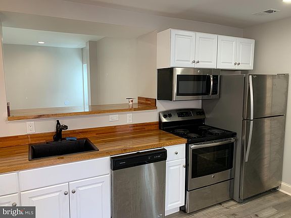 5th image of 978-978 N Lawrence St #80