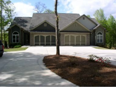  3200 sq ft