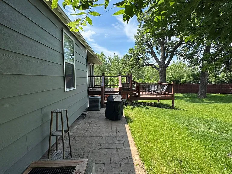 828 Fossilridge Dr — Photo 23