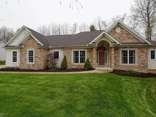 6526 Deer Haven Dr, Painesville, OH 44077
