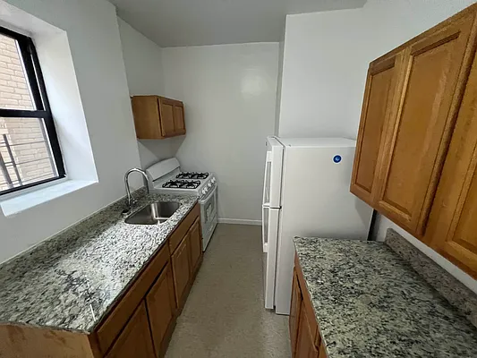 Rented by Bruma Realty LLC | media 2