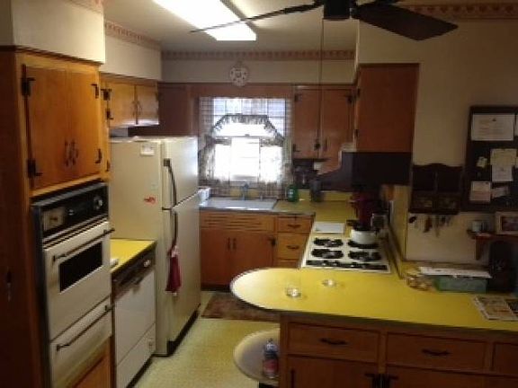 Plenty of cabinets