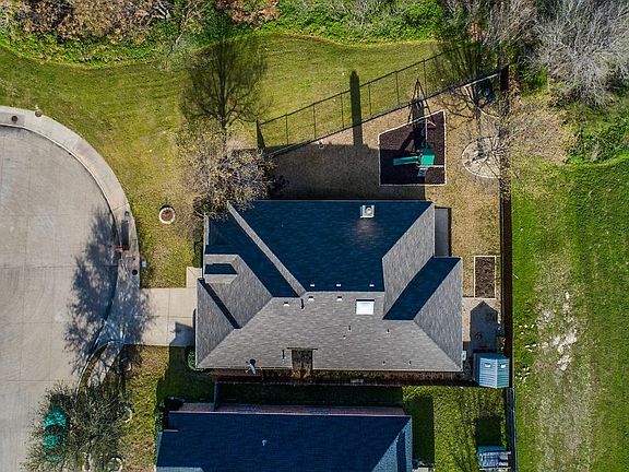 4th image of 8406 Romanway Dr