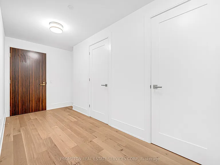 455 Wellington St W #908 — Photo 5