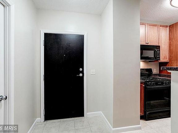 Entrance Small Foyer