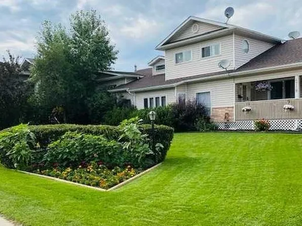 4718 College Ave, Lacombe, AB T4L 1Z1