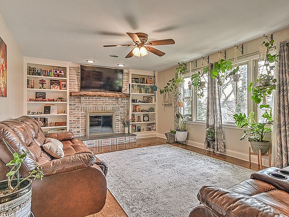 3rd image of 155 Santa Monica Rd