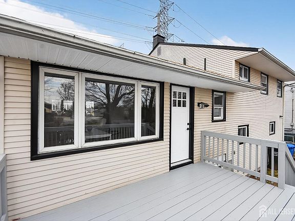 2nd image of 109 Lafayette Rd