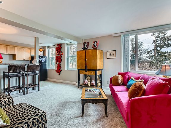 3rd image of 1205 SW Cardinell Dr Unit 202