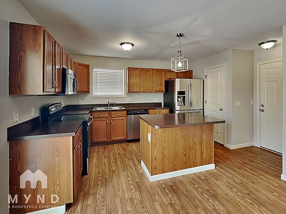 4th image of 212 Butterfly Dr
