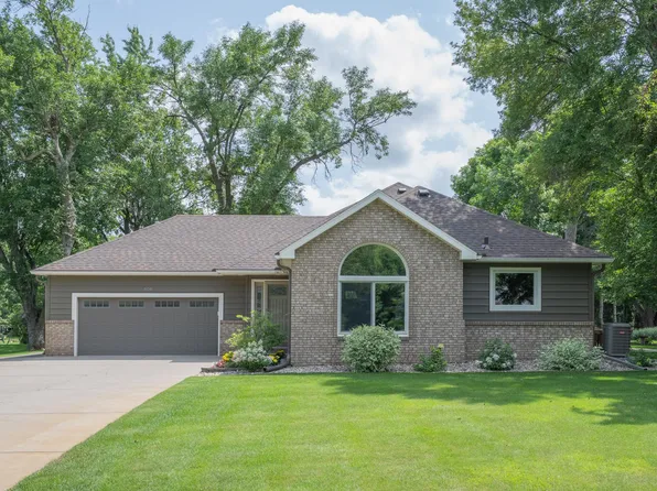 606 20th St N, Sartell, MN 56377